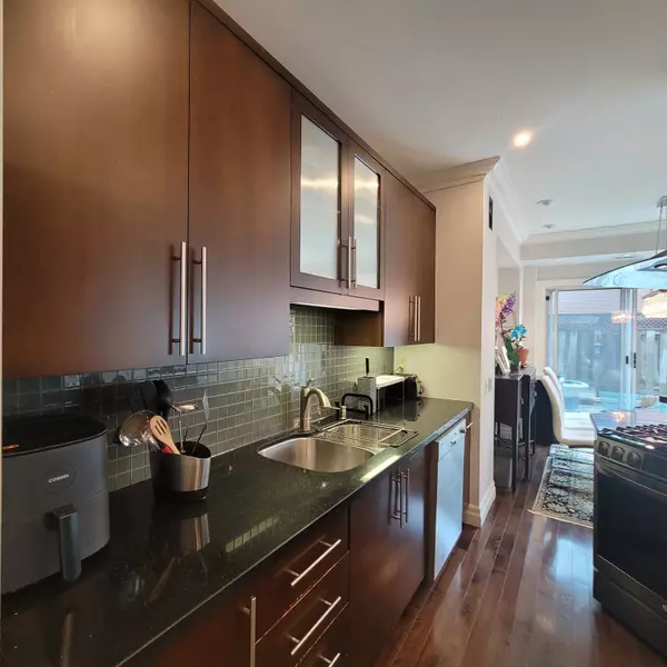 Toronto C06, ON M3H 6B9,890 Sheppard AVE W #114