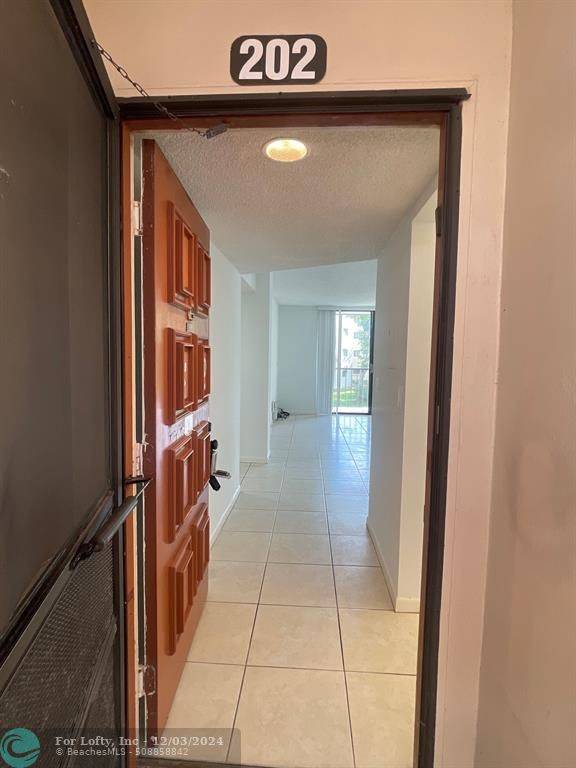 Delray Beach, FL 33484,5250 Las Verdes Cir  #202