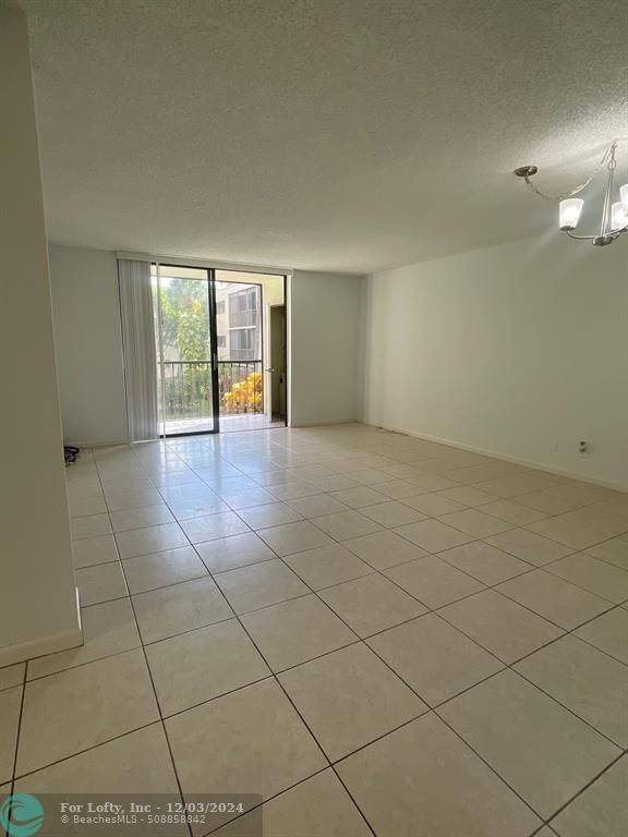 Delray Beach, FL 33484,5250 Las Verdes Cir  #202