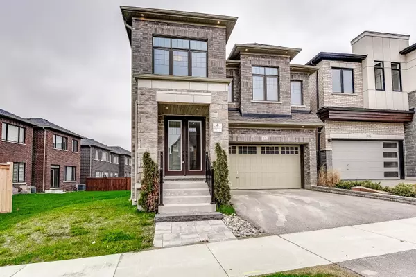 12 McKean DR, Whitchurch-stouffville, ON L4A 4V9