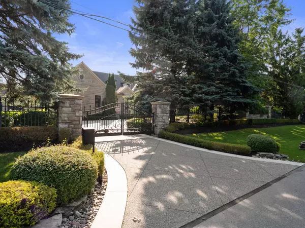 284 Pine Valley CRES, Vaughan, ON L4L 2W6