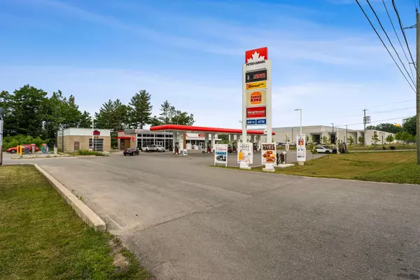 Wasaga Beach, ON L9Z 2P1,568 River RD W