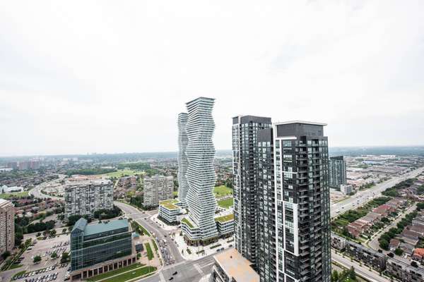 4065 Confederation Pkwy #4308, Mississauga, ON L5B 0L4