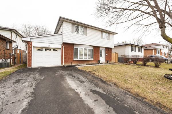 8 Drury CRES, Brampton, ON L6T 1L2