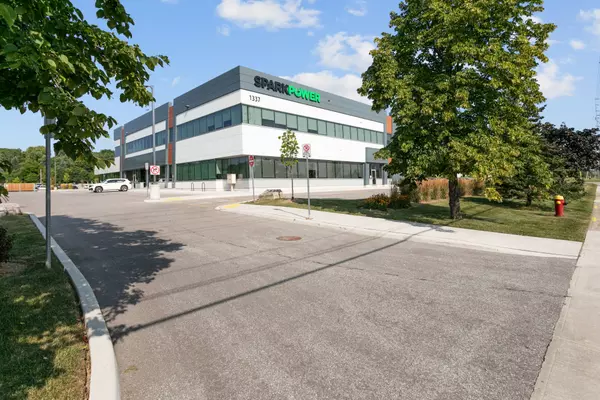 1337 North Service RD E #100/101, Oakville, ON L6H 1A7