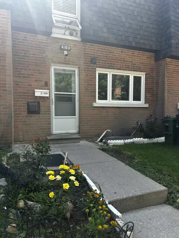 Toronto W05, ON M3J 1B1,50 Grandravine DR #8