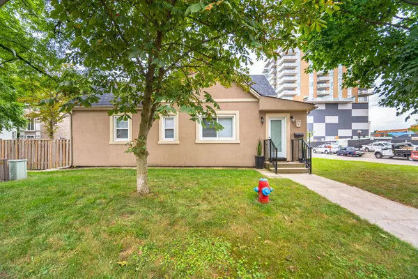 519 Elizabeth ST #2, Burlington, ON L7R 2M4