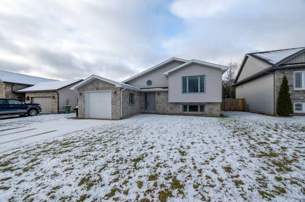 505 Gardner CRES, Petawawa, ON K8H 0C4