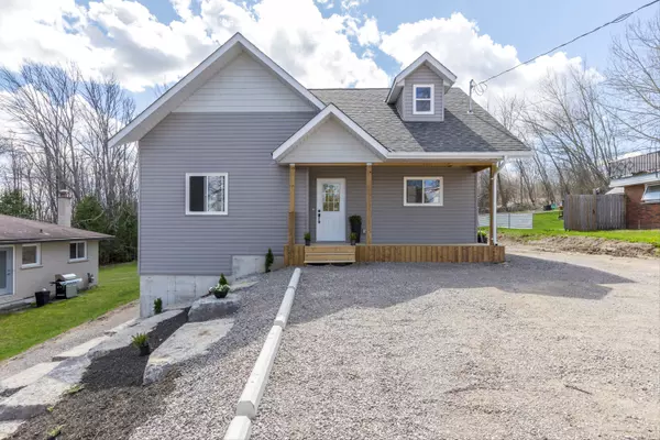 Smith-ennismore-lakefield, ON K9H 6C2,909 Fairbairn ST