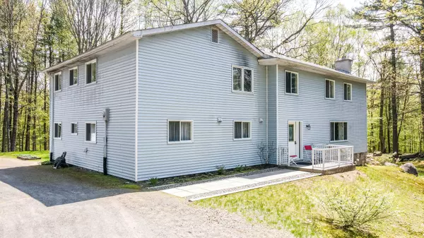 Lake Of Bays, ON P0B 1A0,3711 Brunel RD