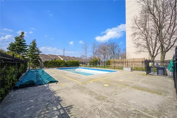 Hamilton, ON L8E 3W6,301 Frances AVE #1104