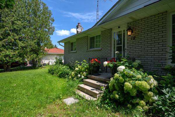 Kawartha Lakes, ON K0L 2W0,18 Cedarview DR