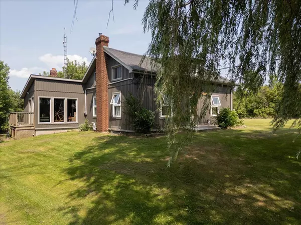 2085 Enright RD, Tyendinaga, ON K0K 2N0