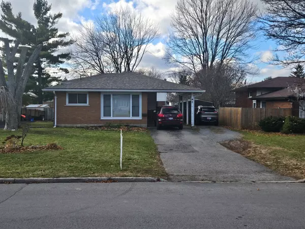 8 Village DR, Belleville, ON K8P 4J8