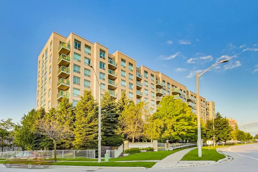 3 Ellesmere ST #526, Richmond Hill, ON L4B 4N2