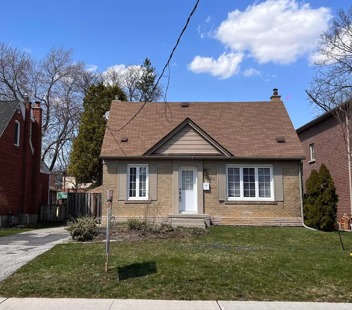 Toronto C14, ON M2N 4A6,128 Norton AVE