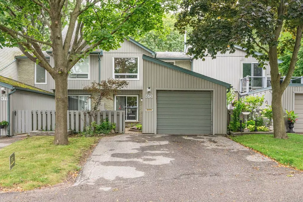 London, ON N6K 1P8,673 Woodcrest BLVD