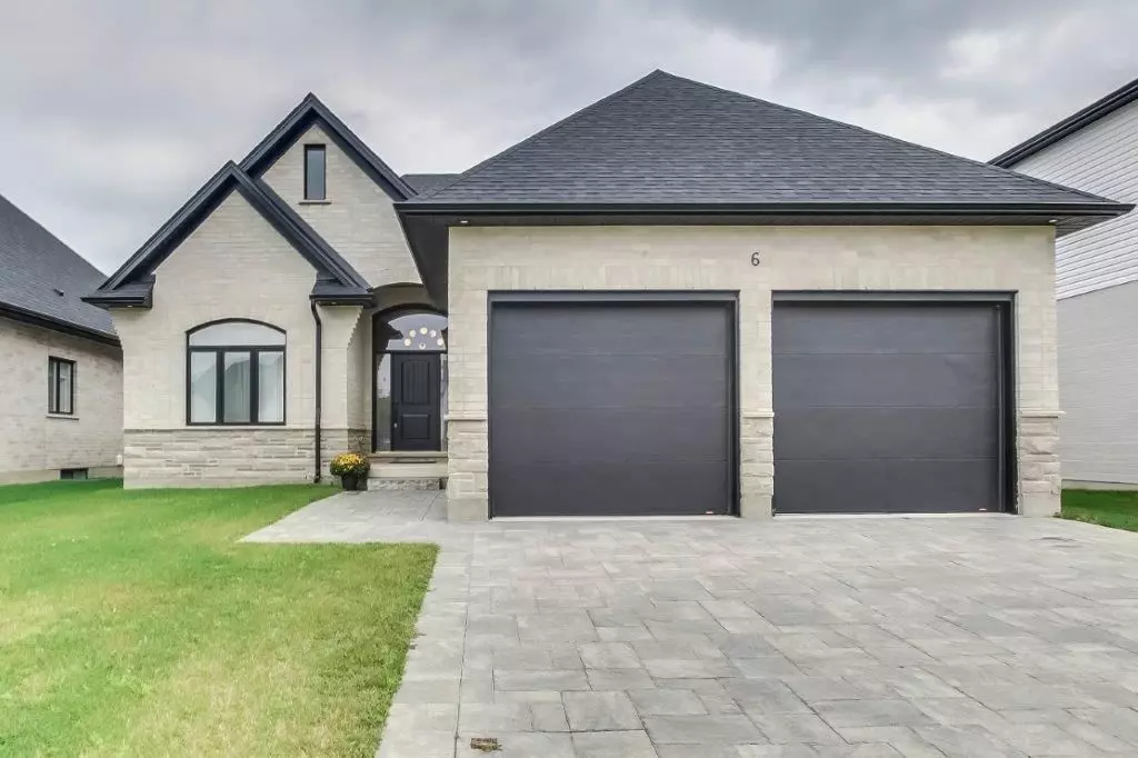 Thames Centre, ON N0M 2P0,6 Aspen CIR