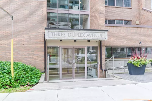 3 Duplex AVE #108, Toronto C07, ON M2M 4G6