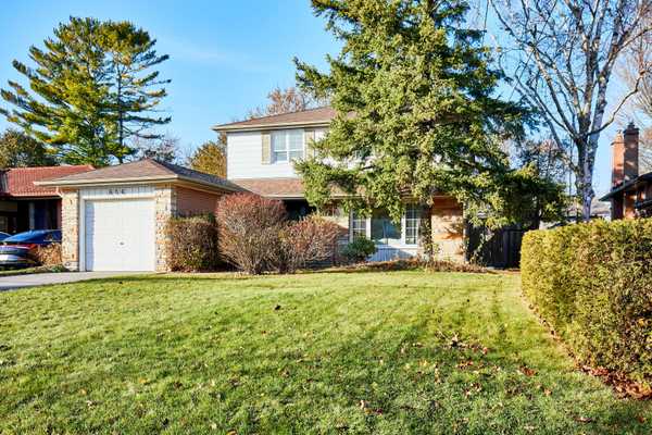 Pickering, ON L1W 2J3,856 Vicki DR