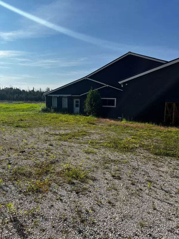 Northern Bruce Peninsula, ON N0H 1W0,625 Little Pike Bay RD S