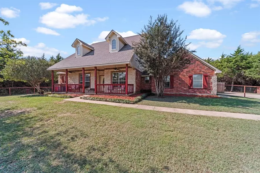 200 Crump Circle, Red Oak, TX 75154