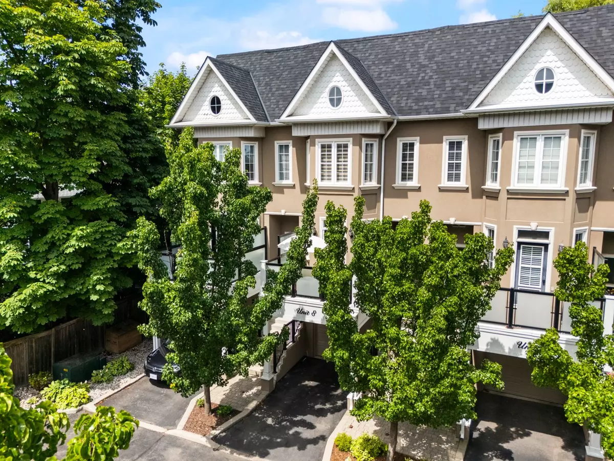 Oakville, ON L6L 3J1,117 Nelson ST #8