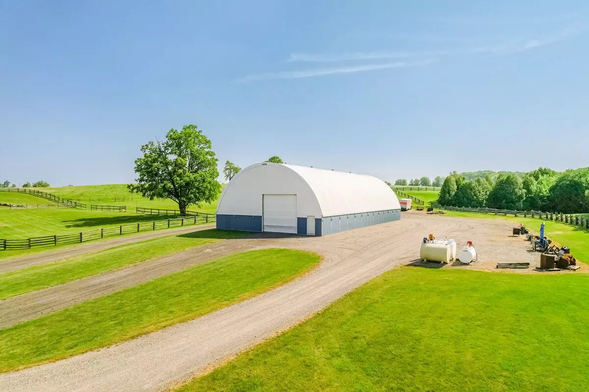 Caledon, ON L7C 2Z3,16730 Innis Lake RD #Quonset