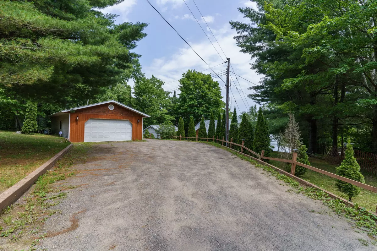 Lake Of Bays, ON P0B 1A0,1060 Hammond RD