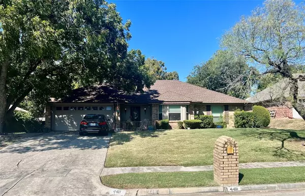 448 Meadowhill Drive, Benbrook, TX 76126