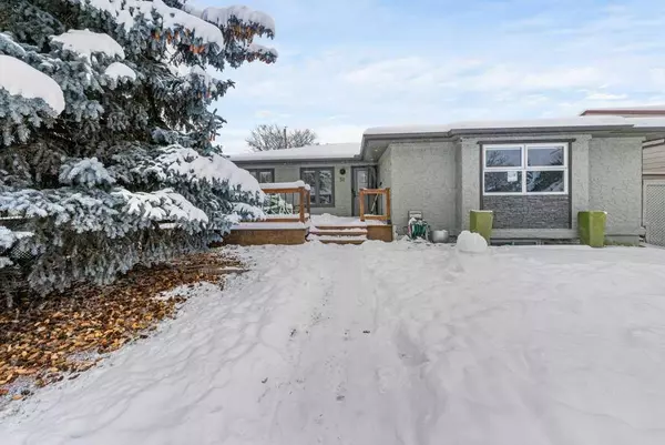 51 Lake Wapta Rise SE, Calgary, AB T2J 2N1