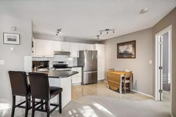 Calgary, AB T3H 3K7,30 Sierra Morena Mews SW #306