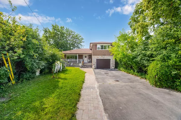 14 Axsmith CRES, Toronto C15, ON M2J 3K3