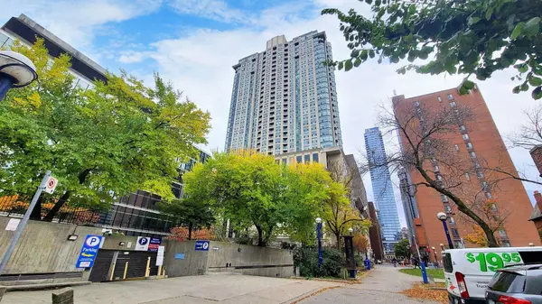 8 Park RD #2016, Toronto C09, ON M4W 3S5