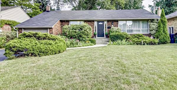 7 Greening CRES, Toronto W08, ON M9A 1N9