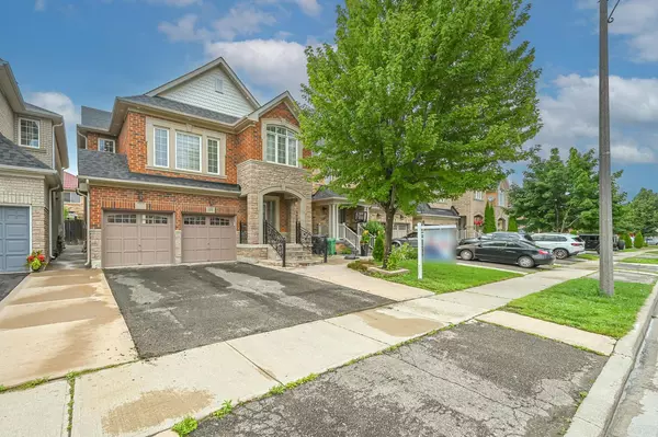 119 Crown Victoria DR, Brampton, ON L7A 3X9