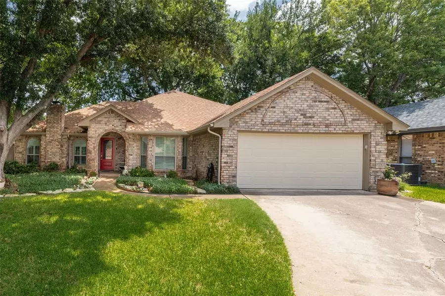 5205 Andalusia Court, Arlington, TX 76017