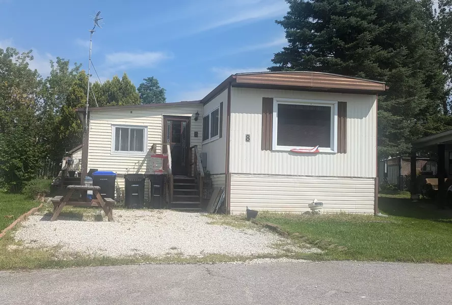 8 Elmwood CT, Innisfil, ON L0L 1L0