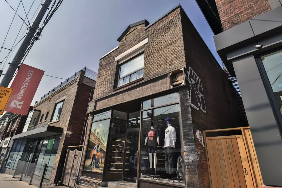 406 Roncesvalles AVE #Main, Toronto W01, ON M6R 2M9