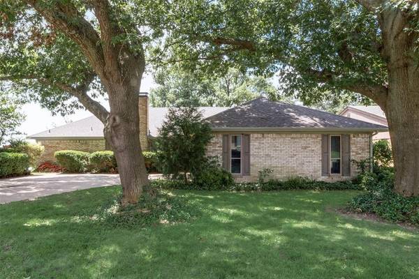 Rowlett, TX 75088,5514 Edgewater Circle