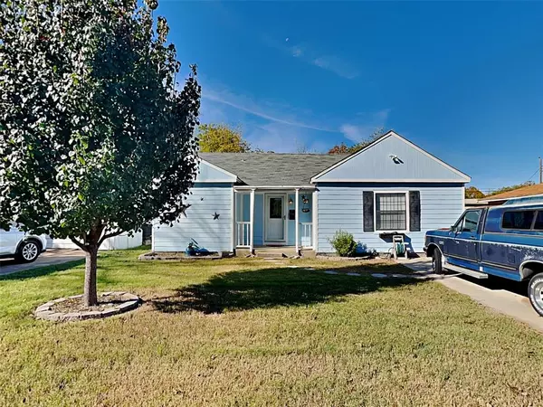 3131 Eastridge Drive, Haltom City, TX 76117