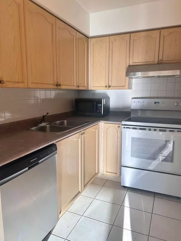 Toronto C14, ON M2N 6Z8,35 Finch AVE E #1512