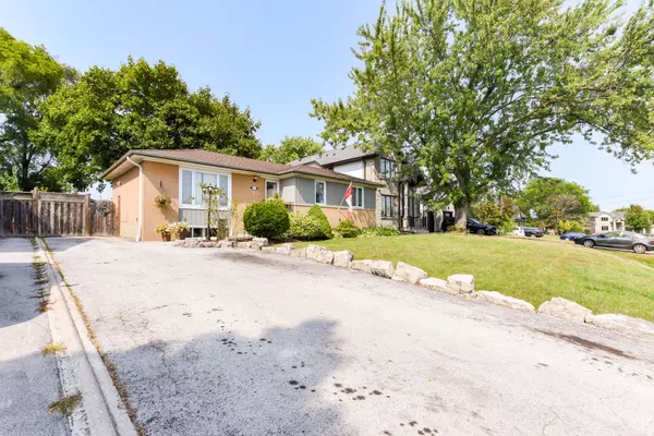 Oakville, ON L6L 2P9,1363 Sheldon AVE