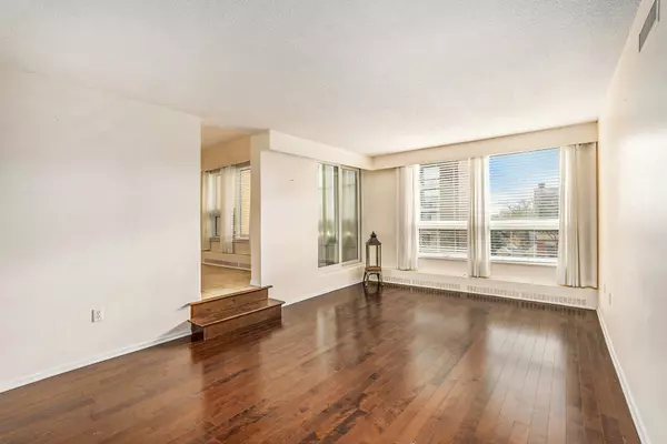 Lower Town - Sandy Hill, ON K1N 8X6,373 Laurier AVE E #404