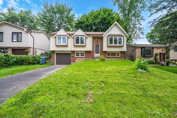 15 Woodridge DR, Guelph, ON N1H 7E3