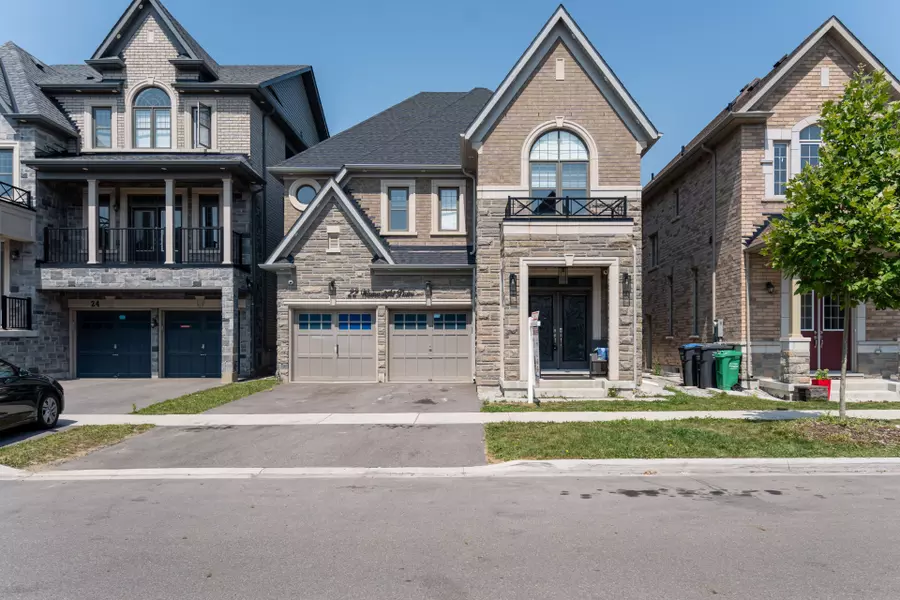 22 Wainwright DR, Brampton, ON L7A 4Y5