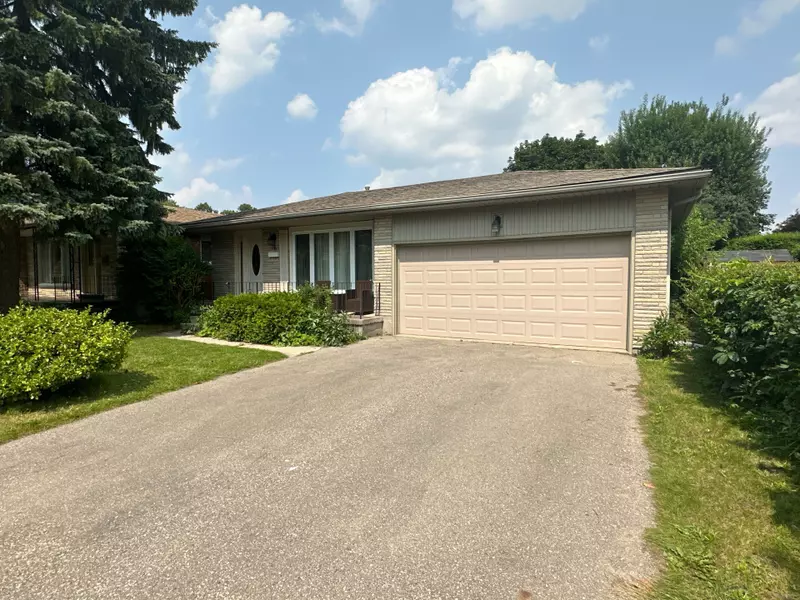 6 Dayman CT, Kitchener, ON N2M 2Z9