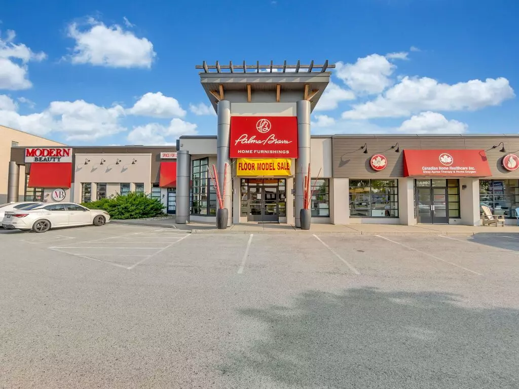 Oakville, ON L6K 2G3,490 Speers RD #Unit 3