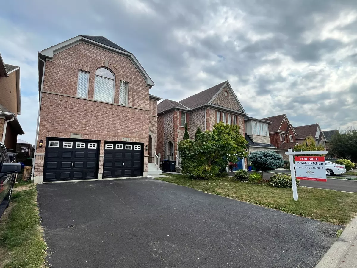 Mississauga, ON L5M 7X1,5033 Dubonet DR