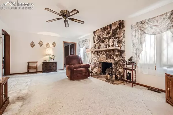 Manitou Springs, CO 80829,206 Beckers LN